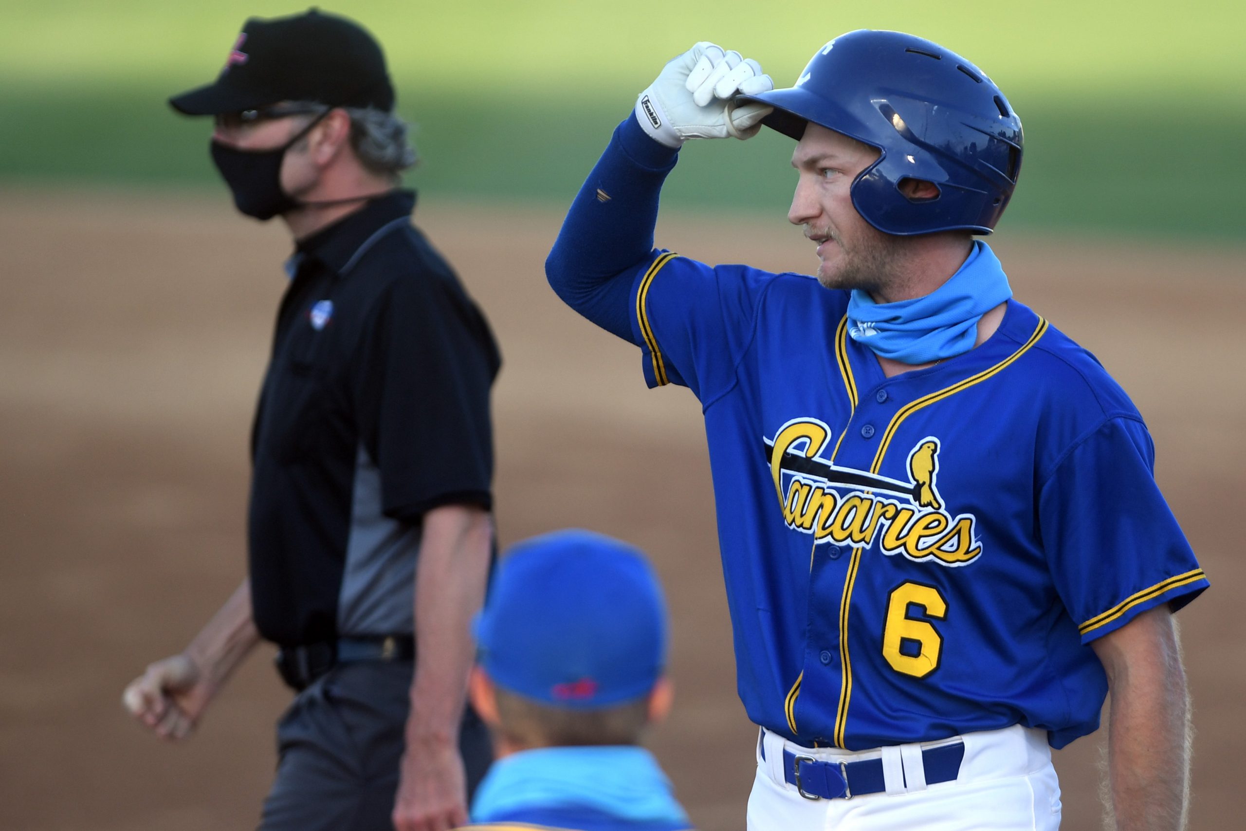Landon Sparks Canaries Victory over Dogs